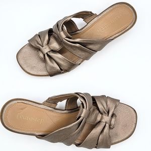 Eurostep Sheridan Metallic Low Wedge Leather Sandals Size 7